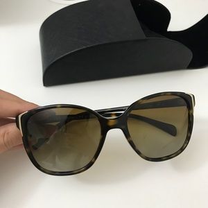 PRADA SUNGLASSES. 10/10 condition